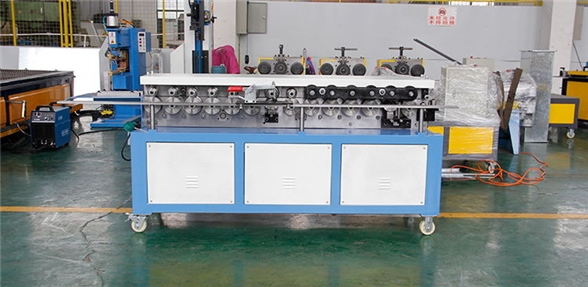 湖南客戶(hù)購(gòu)買(mǎi)軸承鋼共板法蘭機(jī) 