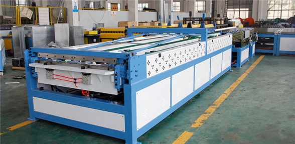 山東客戶(hù)購(gòu)買(mǎi)U型風(fēng)管生產(chǎn)線(xiàn) 